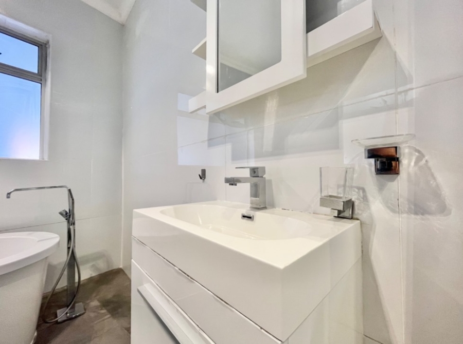 2 Bedroom Property for Sale in Woodstock Western Cape